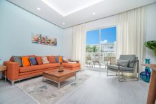 Apartment in Seven Mile Beach - #11 Villa Island Life at The Grove