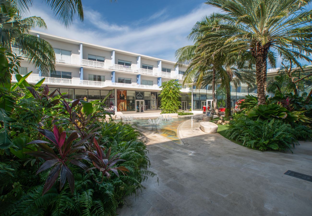 Studio in Seven Mile Beach - #9 Studio Paradisum at The Grove