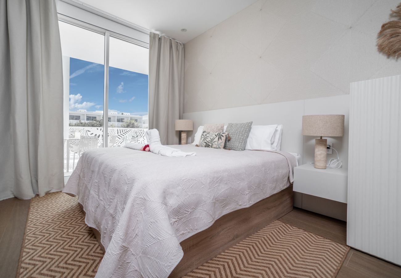 Apartment in Seven Mile Beach - #15 Villa Breeze at The Grove Too