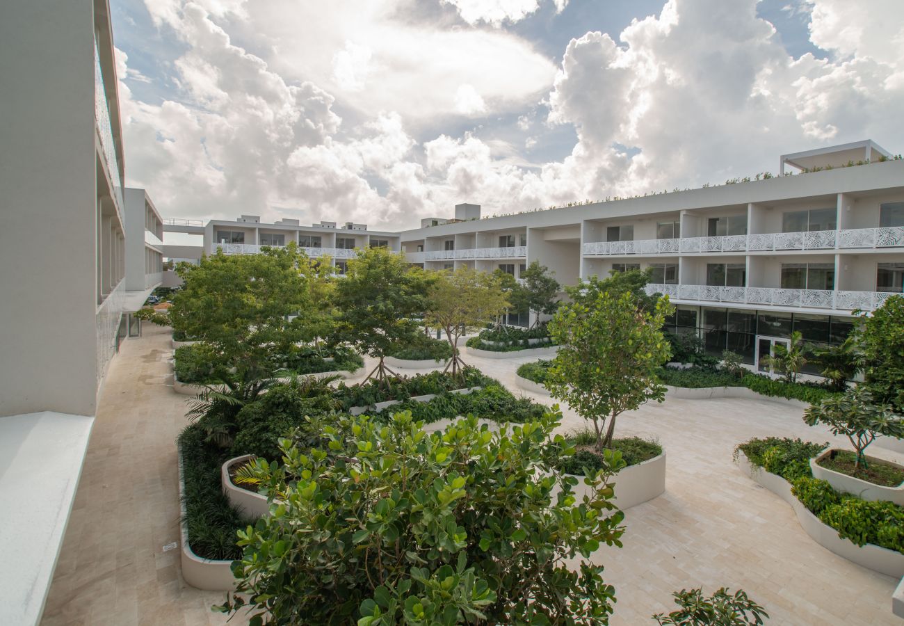 Apartment in Seven Mile Beach - #15 Villa Breeze at The Grove Too