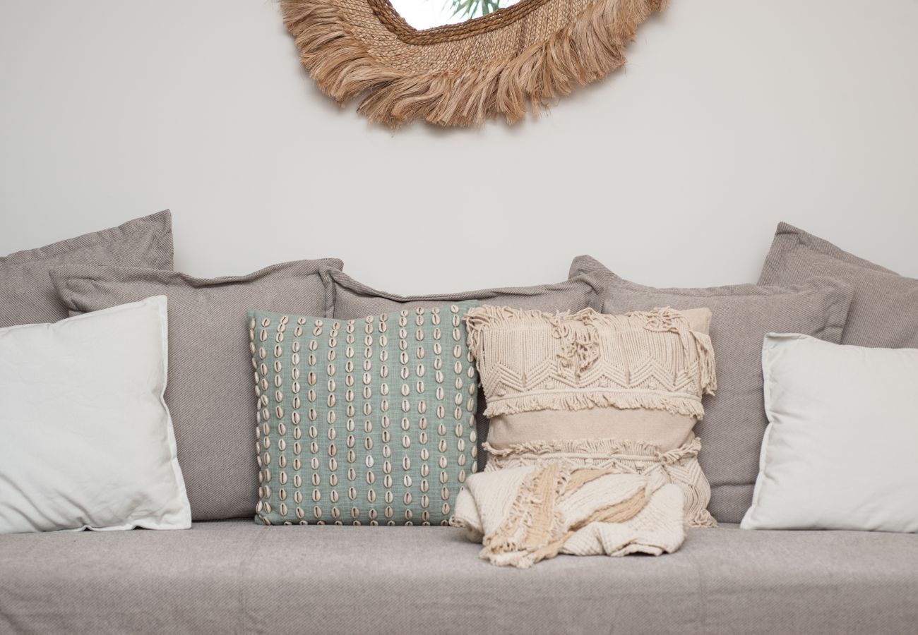 Apartment in Seven Mile Beach - #15 Villa Breeze at The Grove Too