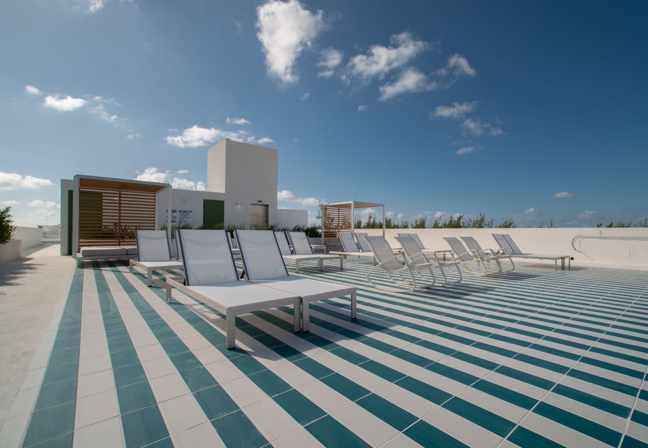 Apartment in Seven Mile Beach - #15 Villa Breeze at The Grove Too