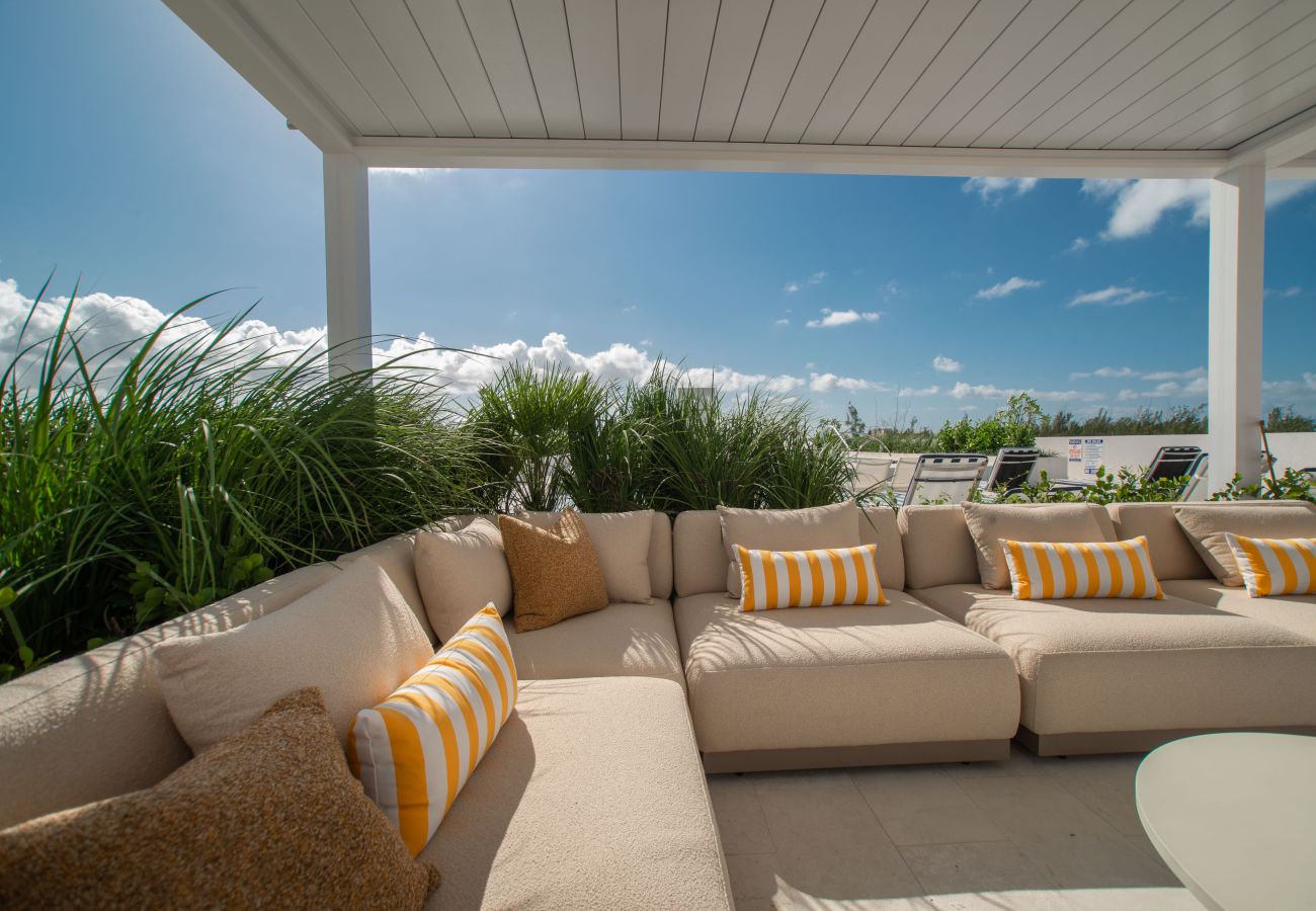 Apartment in Seven Mile Beach - #15 Villa Breeze at The Grove Too