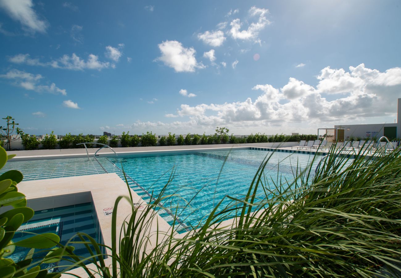 Apartment in Seven Mile Beach - #15 Villa Breeze at The Grove Too