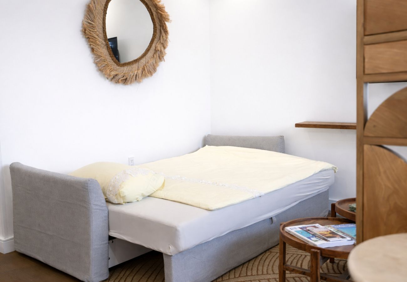 Apartment in Seven Mile Beach - #15 Villa Breeze at The Grove Too