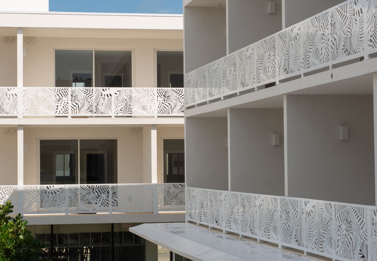 Apartment in Seven Mile Beach - #40 Villa Solace at The Grove Too