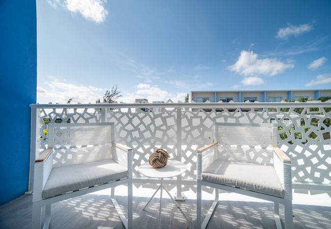 Apartment in Seven Mile Beach - #20 Villa Deluxe at The Grove Apartment in Seven Mile Beach - #20 Villa Deluxe at The Grove