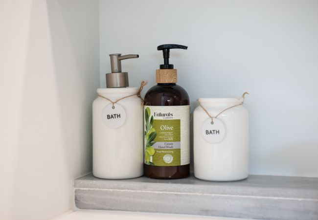 Apartment in Seven Mile Beach - #20 Villa Deluxe at The Grove Apartment in Seven Mile Beach - #20 Villa Deluxe at The Grove