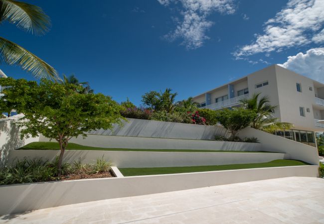 Apartment in Seven Mile Beach - #20 Villa Deluxe at The Grove Apartment in Seven Mile Beach - #20 Villa Deluxe at The Grove