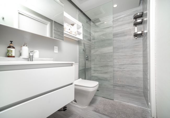 Apartment in Seven Mile Beach - #20 Villa Deluxe at The Grove Apartment in Seven Mile Beach - #20 Villa Deluxe at The Grove