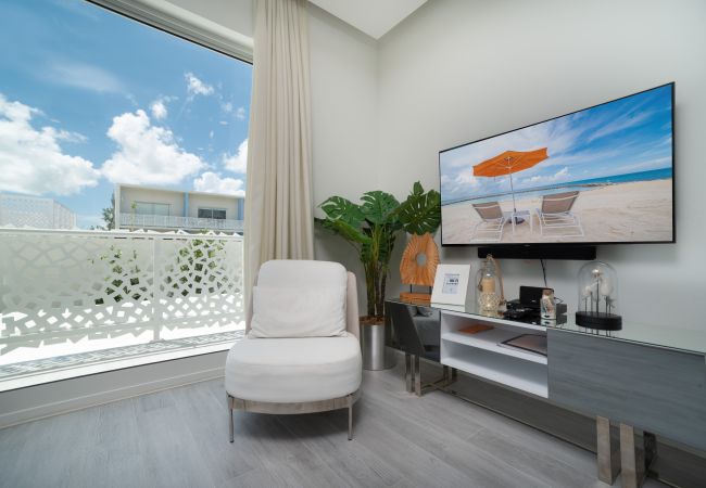 Apartment in Seven Mile Beach - #20 Villa Deluxe at The Grove Apartment in Seven Mile Beach - #20 Villa Deluxe at The Grove