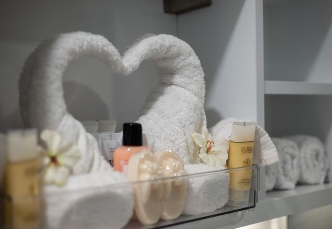 Apartment in Seven Mile Beach - #20 Villa Deluxe at The Grove Apartment in Seven Mile Beach - #20 Villa Deluxe at The Grove