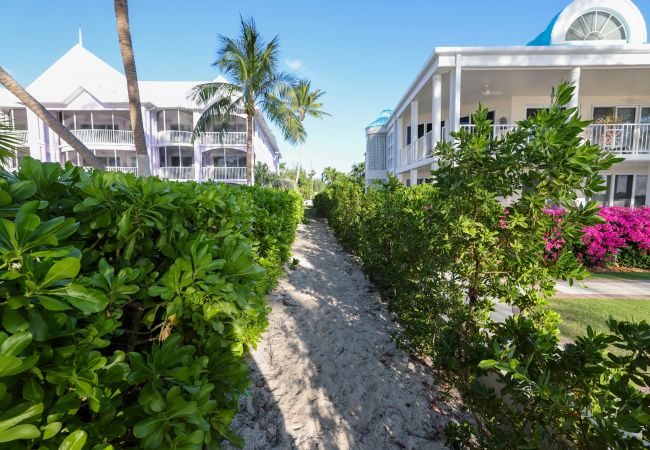 Apartment in Seven Mile Beach - #20 Villa Deluxe at The Grove Apartment in Seven Mile Beach - #20 Villa Deluxe at The Grove