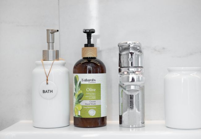 Studio in Seven Mile Beach - #9 Studio Paradisum at The Grove Studio in Seven Mile Beach - #9 Studio Paradisum at The Grove