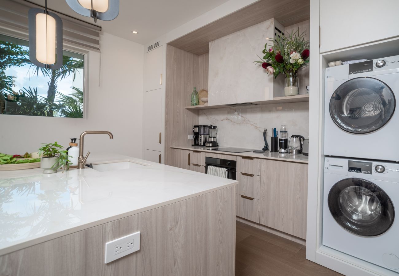 Apartment in Seven Mile Beach - #15 Villa Breeze at The Grove Too