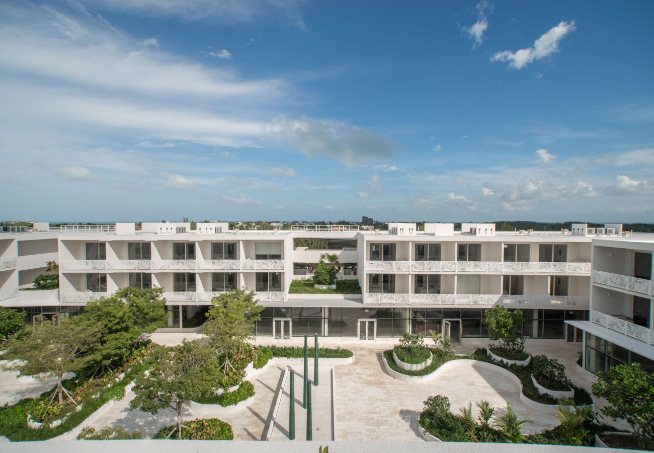 Apartment in Seven Mile Beach - #15 Villa Breeze at The Grove Too