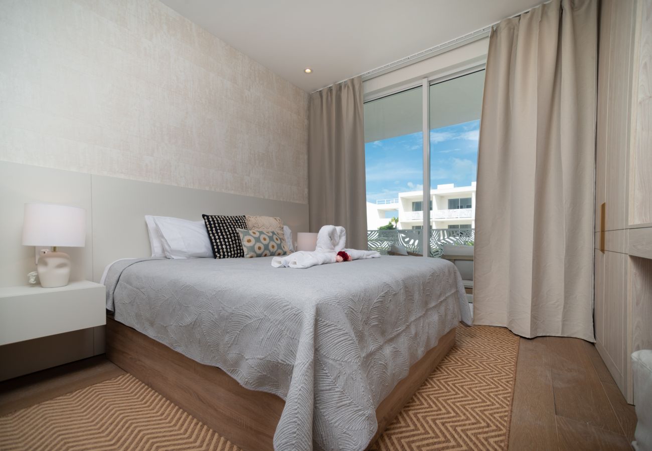 Apartment in Seven Mile Beach - #40 Villa Solace at The Grove Too