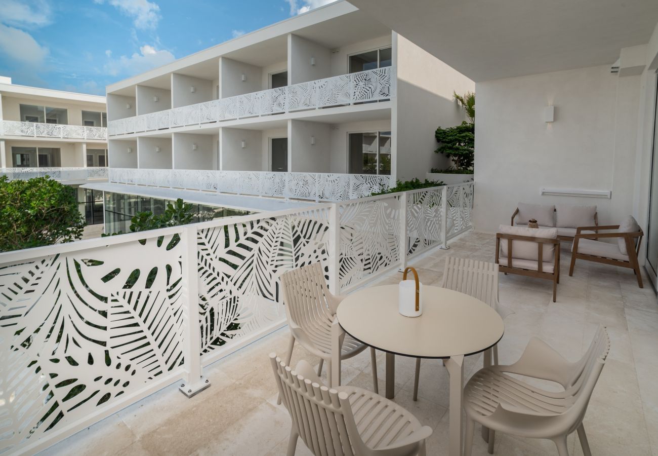 Apartment in Seven Mile Beach - #40 Villa Solace at The Grove Too