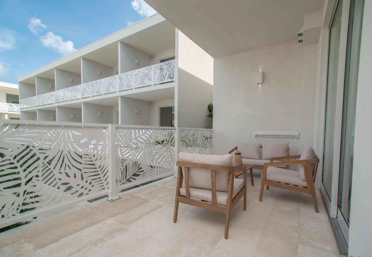 Apartment in Seven Mile Beach - #40 Villa Solace at The Grove Too